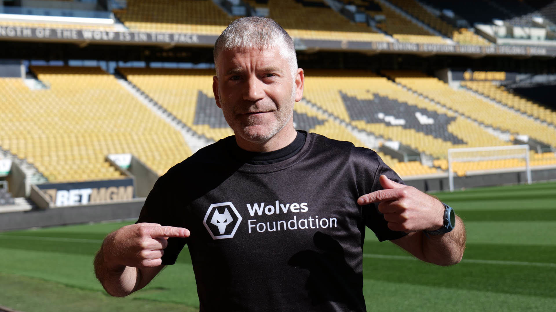 Inspirational runner to support Wolves Foundation Image